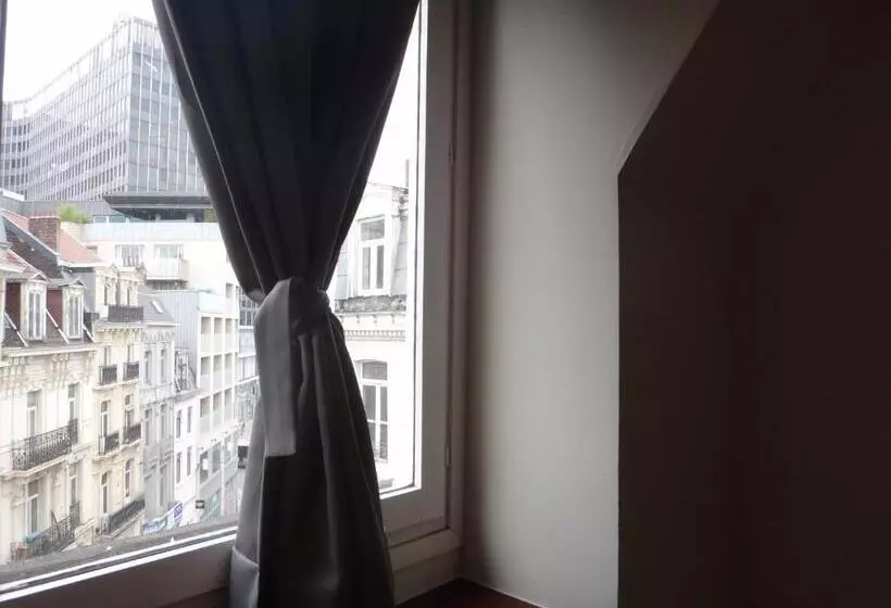 اتاق استاندارد یک نفره, Safestay Brussels Grand Place
