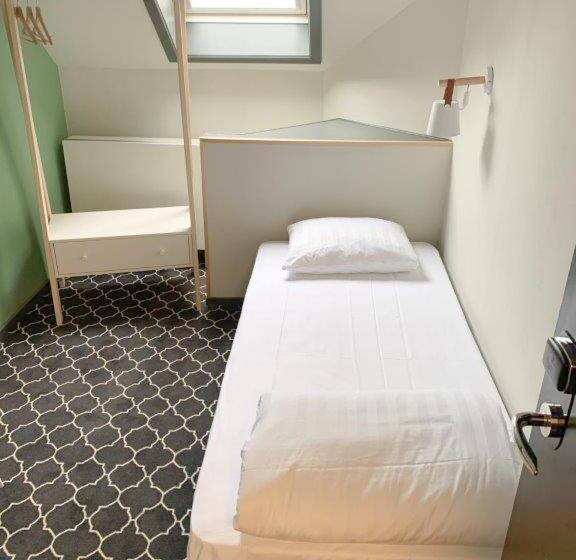 اتاق استاندارد یک نفره, Safestay Brussels Grand Place