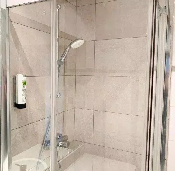 اتاق استاندارد سه نفره, Safestay Brussels Grand Place