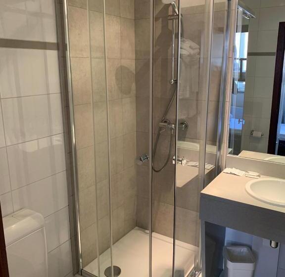 اتاق استاندارد سه نفره, Safestay Brussels Grand Place