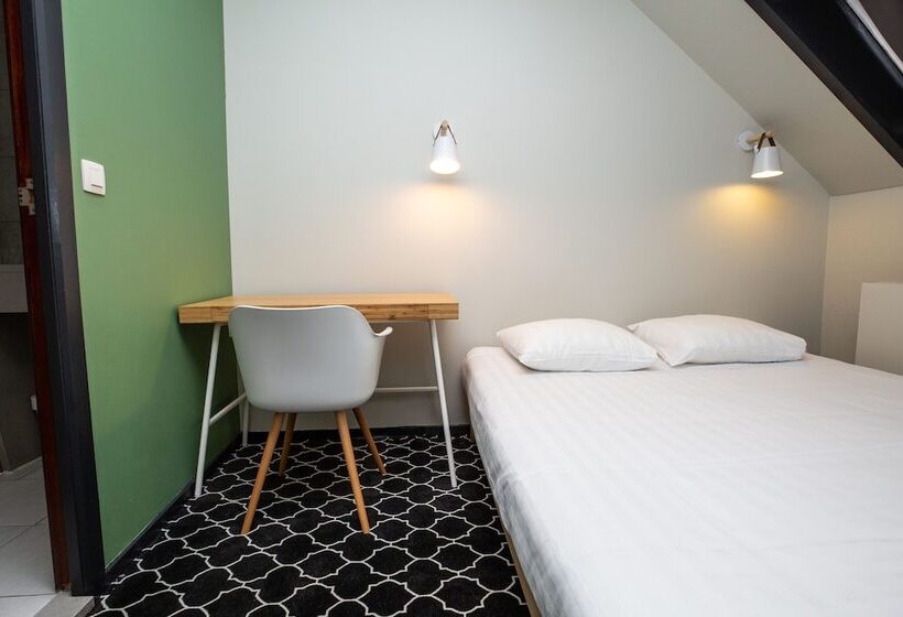 اتاق استاندارد یک نفره, Safestay Brussels Grand Place