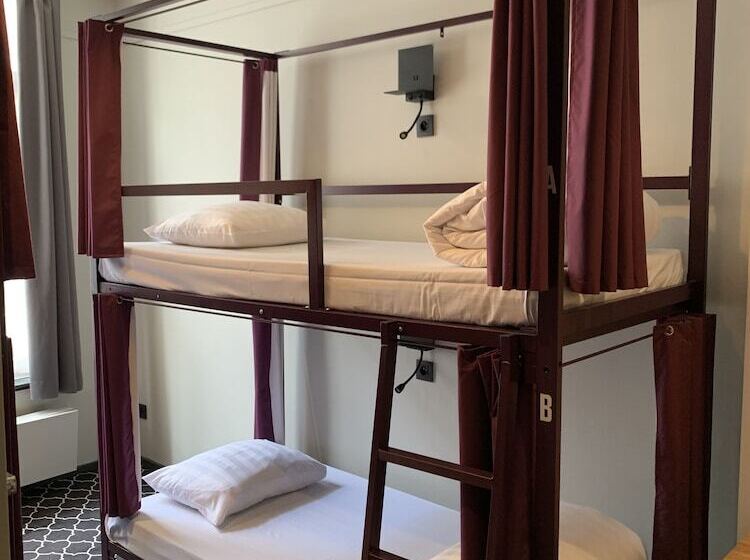 اتاق استاندارد چهار تخته, Safestay Brussels Grand Place