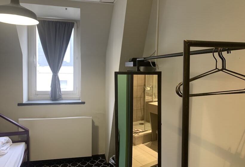 اتاق استاندارد سه نفره, Safestay Brussels Grand Place