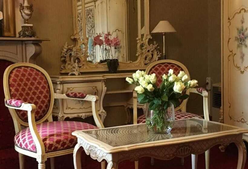 デラックスルーム, Station