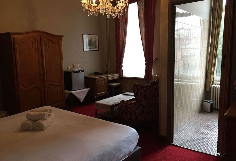 デラックスルーム, Station