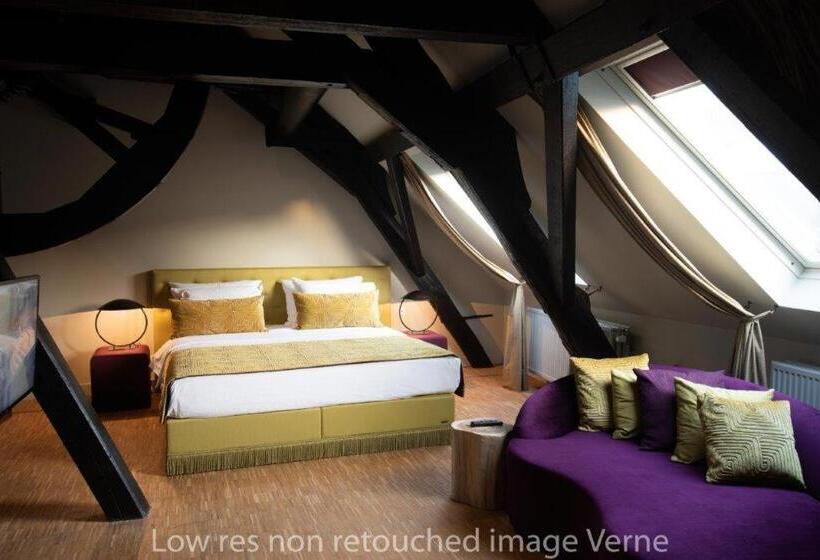 غرفة سوبيريور, T Sandt