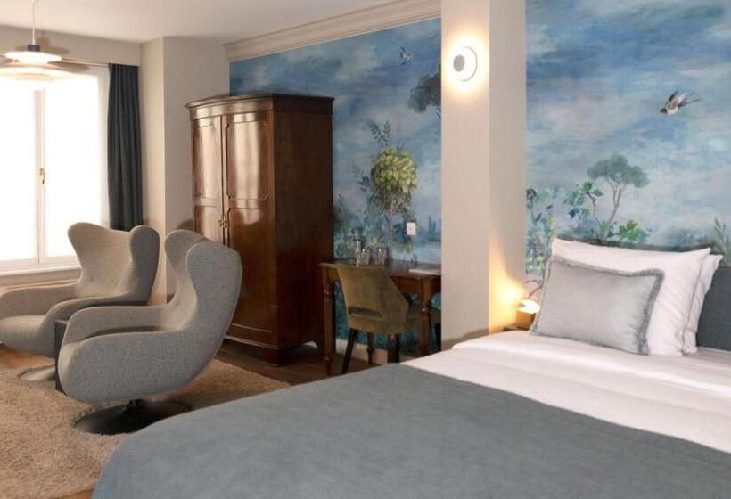 غرفة ديلوكس, T Sandt