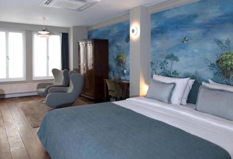 غرفة ديلوكس, T Sandt