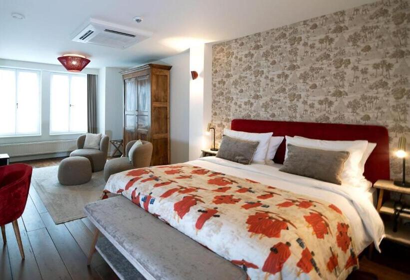 غرفة ديلوكس, T Sandt