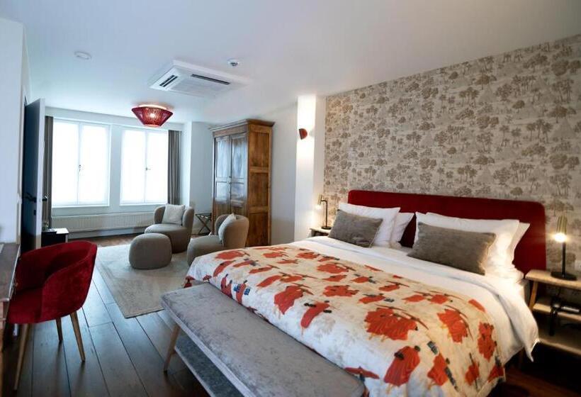 غرفة ديلوكس, T Sandt