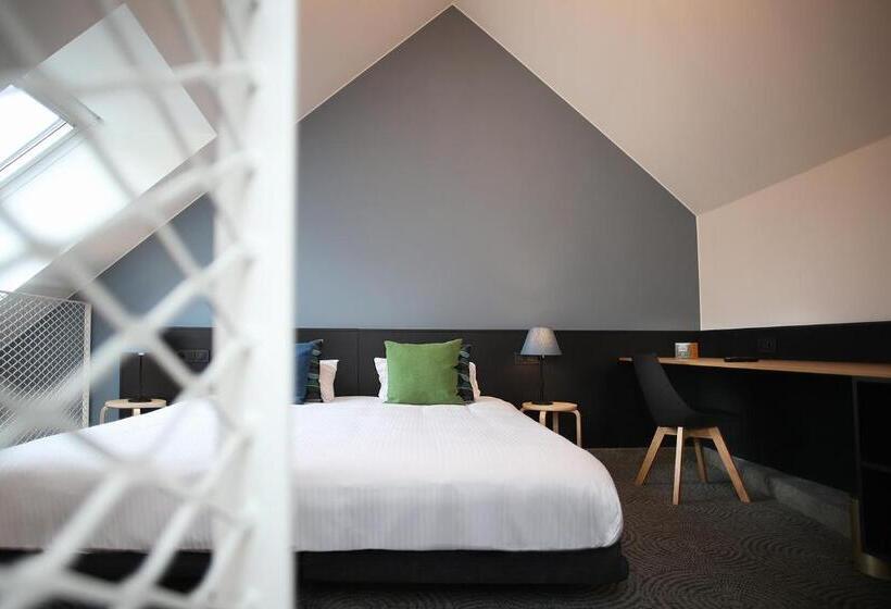 豪华三人间, Van Belle