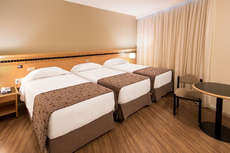 غرفة قياسية ثلاثية, Golden Park Internacional Foz & Convenções