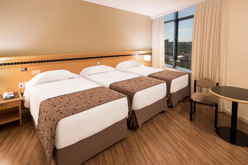 غرفة قياسية ثلاثية, Golden Park Internacional Foz & Convenções