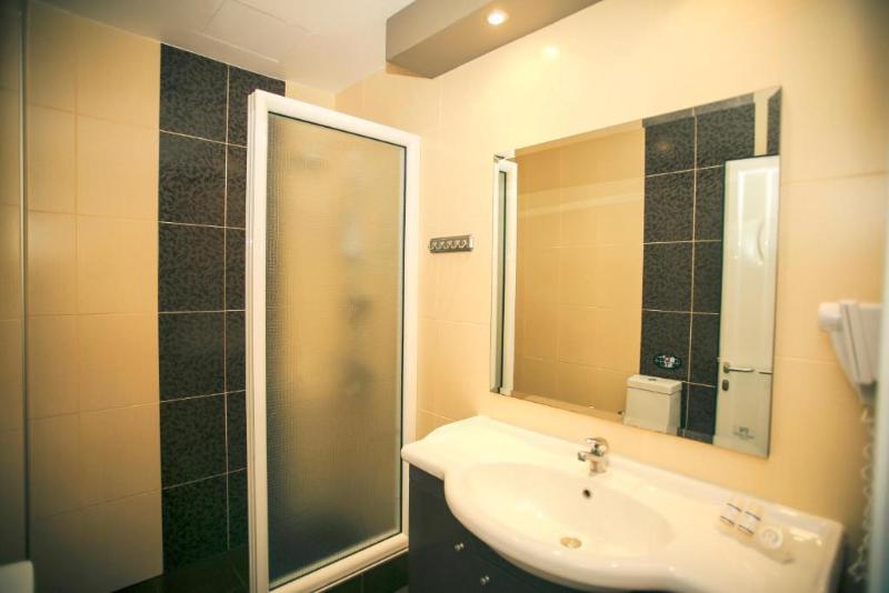 غرفة ديلوكس ثلاثية, Golden Park Internacional Foz & Convenções