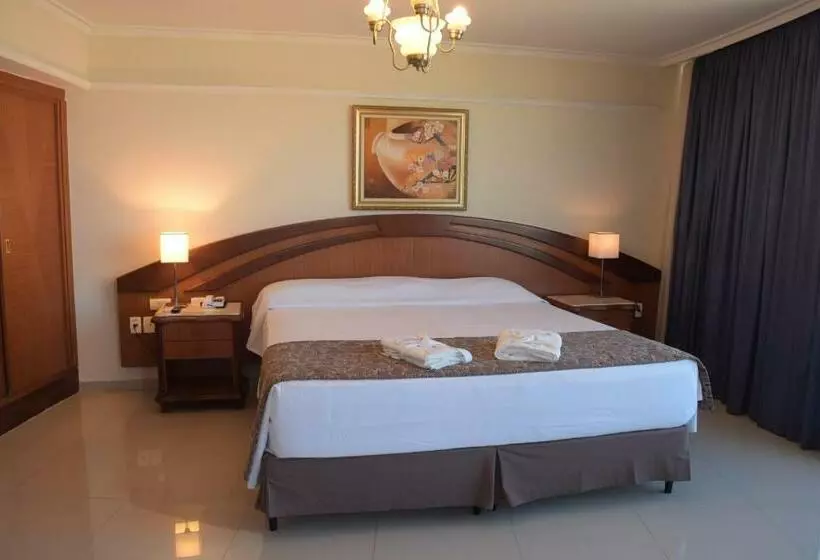 シティビュースイート, Hotel Golden Park Internacional Foz & Convenções By Nacional Inn