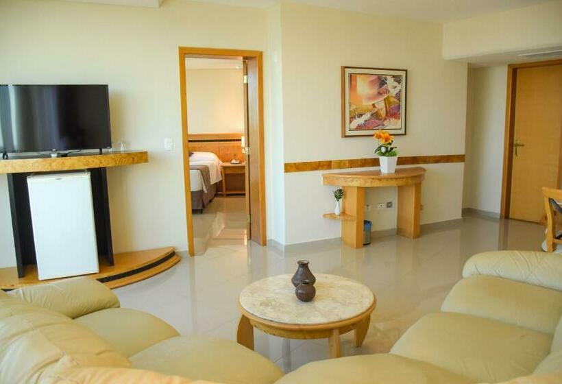 جناح جونيور, Golden Park Internacional Foz & Convenções