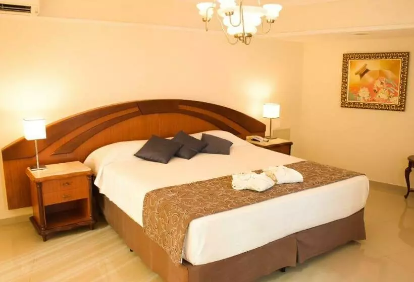 プレジデントスイートルーム, Hotel Golden Park Internacional Foz & Convenções By Nacional Inn