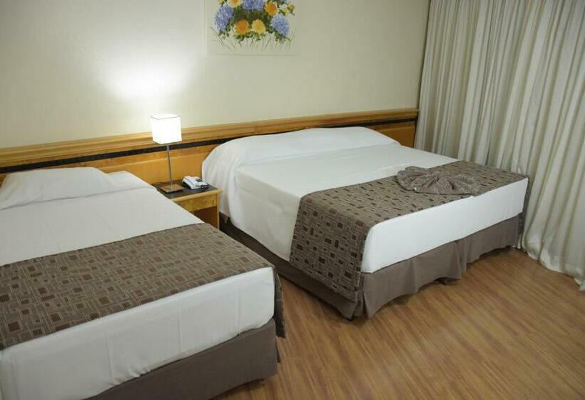 غرفة قياسية ثلاثية, Golden Park Internacional Foz & Convenções