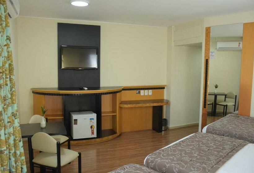 غرفة عائلية, Golden Park Internacional Foz & Convenções