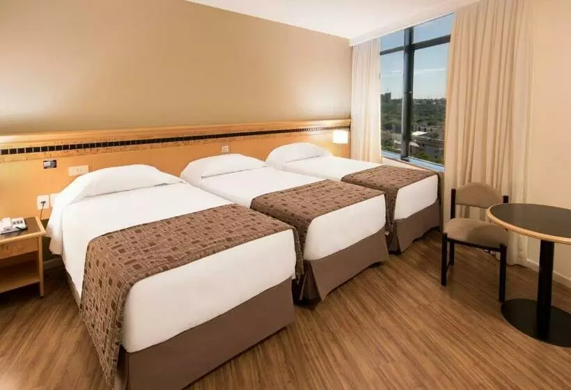 スタンダードトリプルルーム, Hotel Golden Park Internacional Foz & Convenções By Nacional Inn