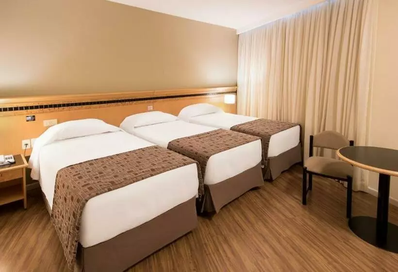 スタンダードトリプルルーム, Hotel Golden Park Internacional Foz & Convenções By Nacional Inn