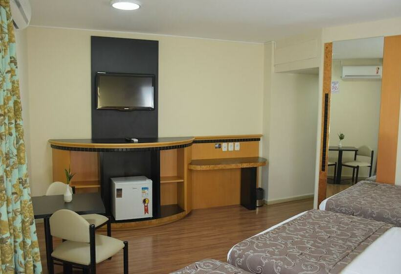 غرفة عائلية, Golden Park Internacional Foz & Convenções