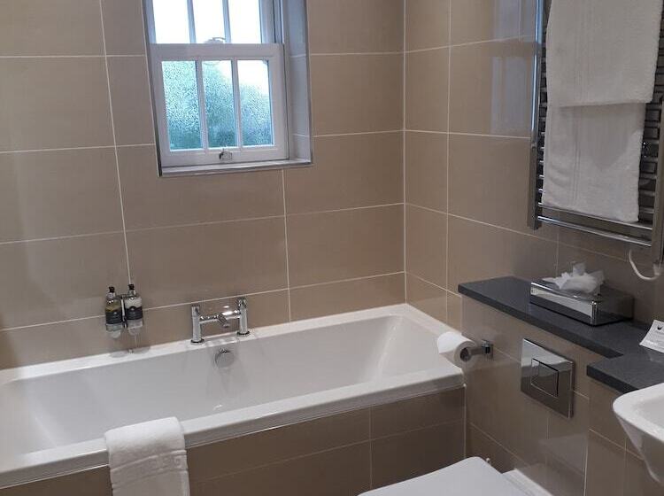 اتاق استاندارد, New House Country