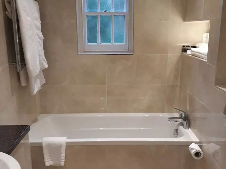 اتاق استاندارد, New House Country