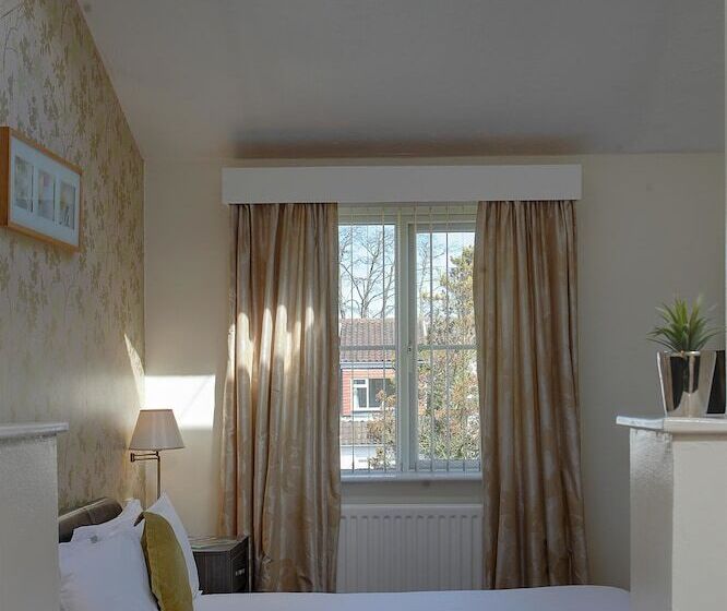 جناح جونيور, Parkmore Hotel & Leisure Club, Sure Hotel Collection By Bw