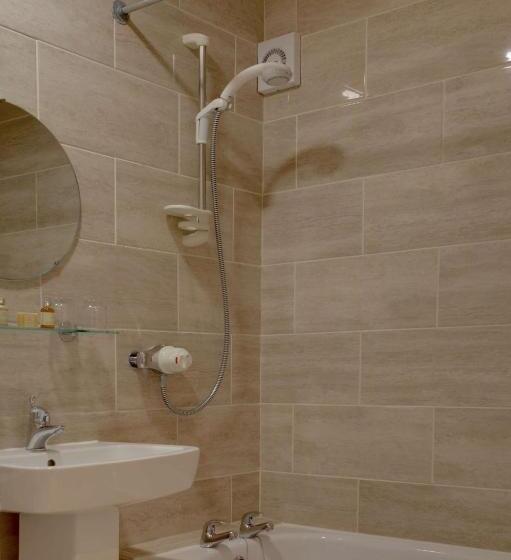 جناح جونيور, Parkmore Hotel & Leisure Club, Sure Hotel Collection By Bw