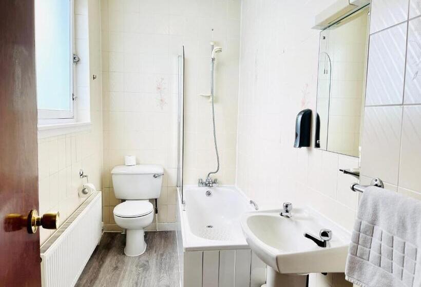 スタンダードルーム, The Lovat