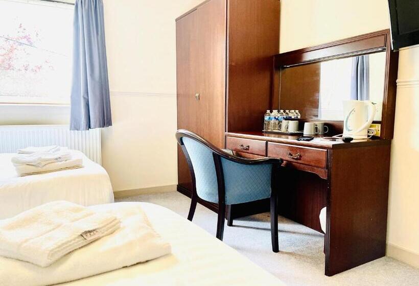 Семейный Номер, The Lovat