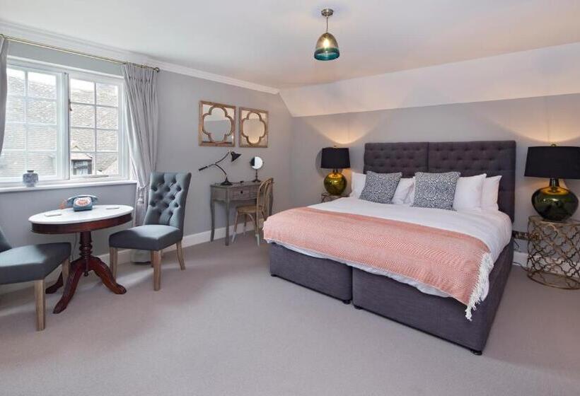 غرفة بريميوم, The Sheep On Sheep Street