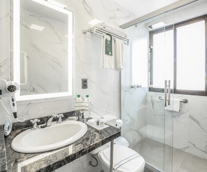 سوییت اجرایی, Ritz Apart