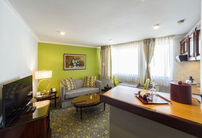 سوییت اجرایی, Ritz Apart