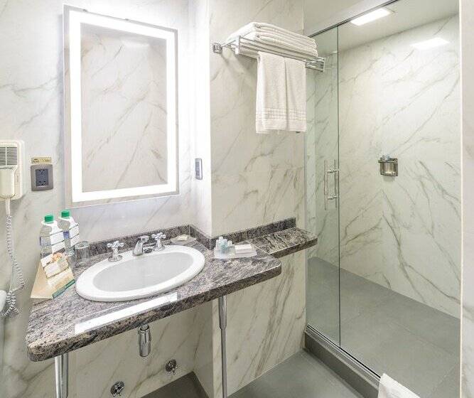 سوییت لوکس, Ritz Apart