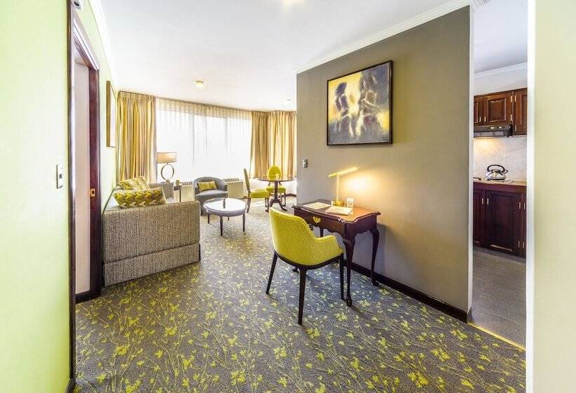 سوییت لوکس, Ritz Apart