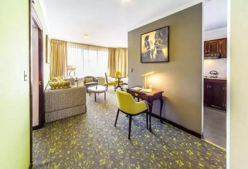 سوییت لوکس, Ritz Apart