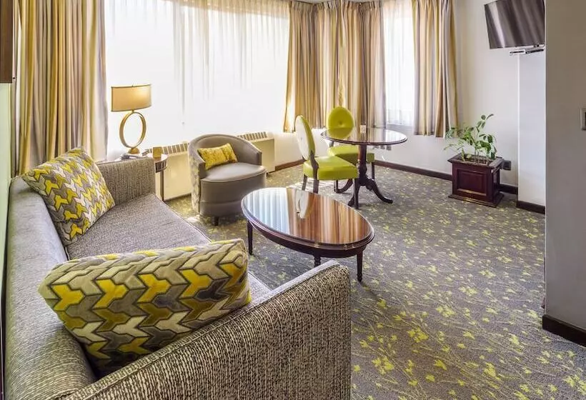 سوییت لوکس, Ritz Apart