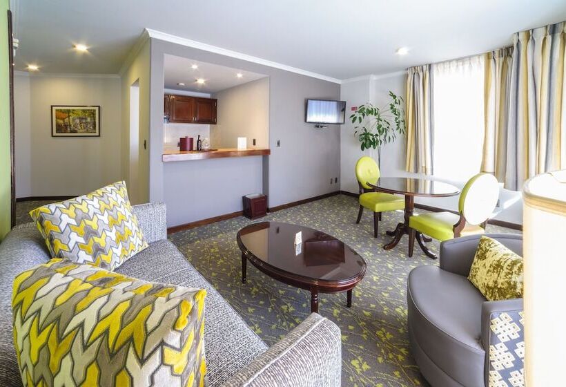 سوییت لوکس, Ritz Apart