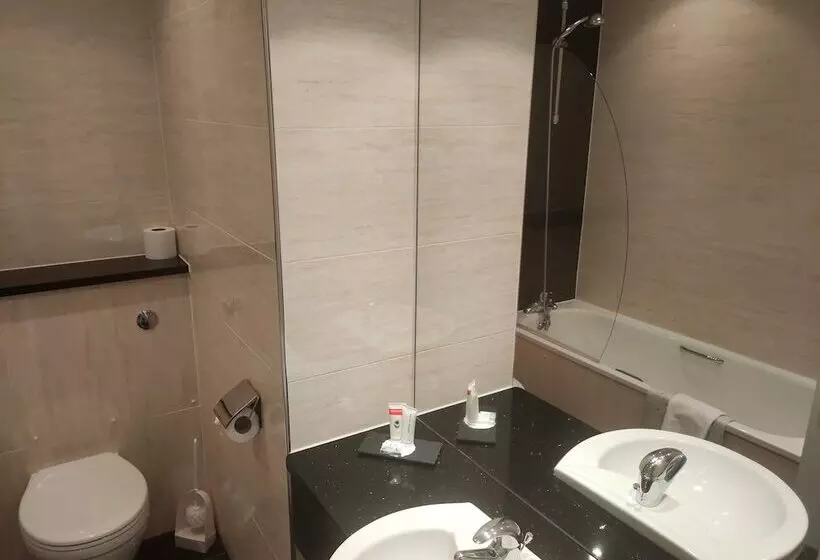 اتاق سوپریور, Best Western Premier Heronston Hotel & Spa
