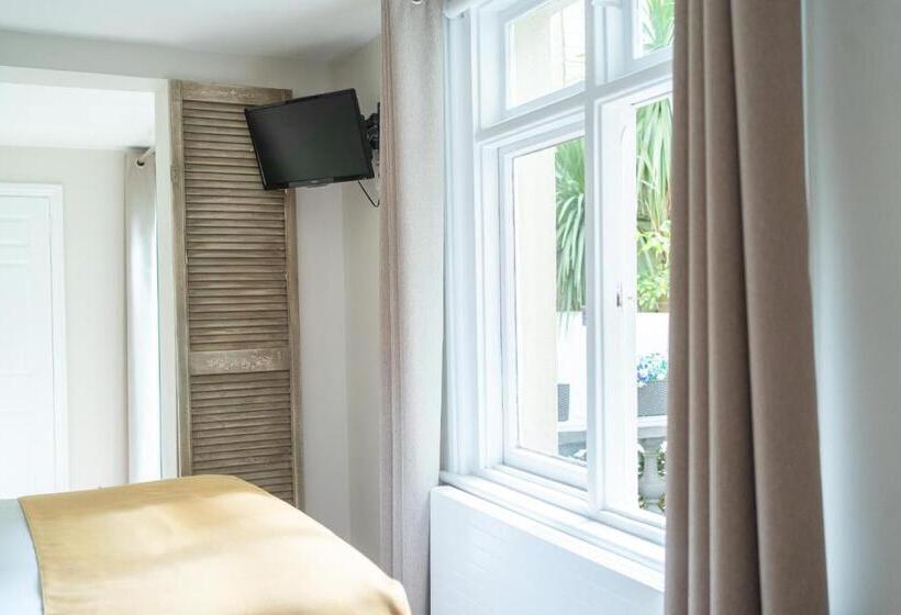 Номер Deluxe, Innit Marina