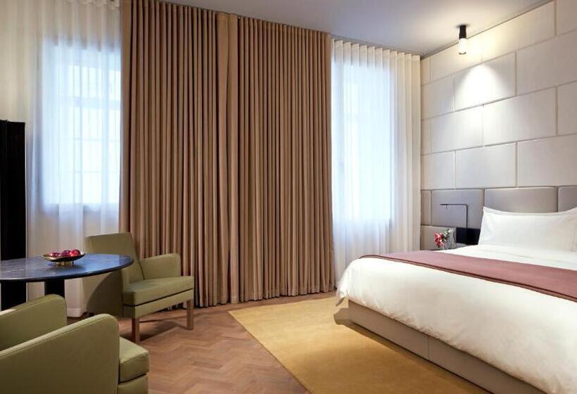 Номер Superior, Cafe Royal