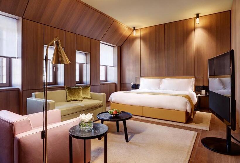 Полулюкс, Cafe Royal