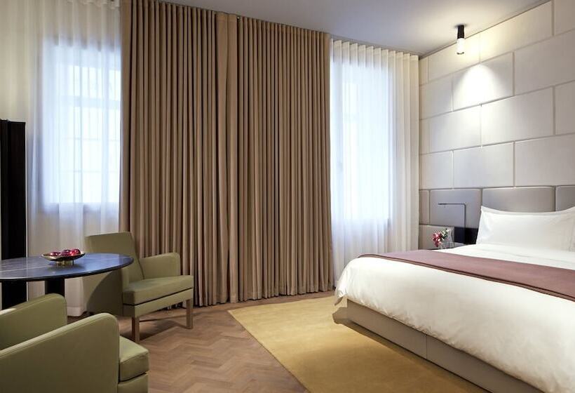 Номер Superior, Cafe Royal