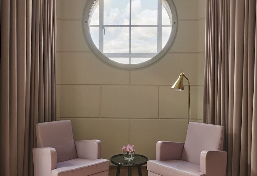 Люкс Повышенной Комфортности, Cafe Royal