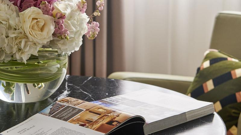 Полулюкс, Cafe Royal