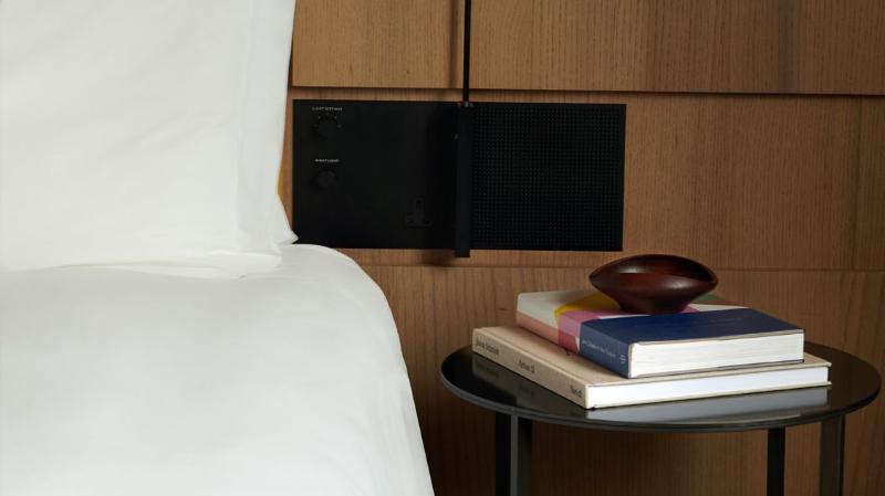 Полулюкс, Cafe Royal