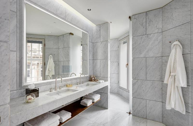 Люкс, Cafe Royal