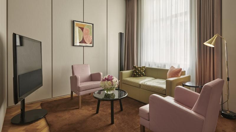 Люкс Повышенной Комфортности, Cafe Royal